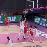  中国女篮新星张子宇44分大胜日本，真实身高为2米23